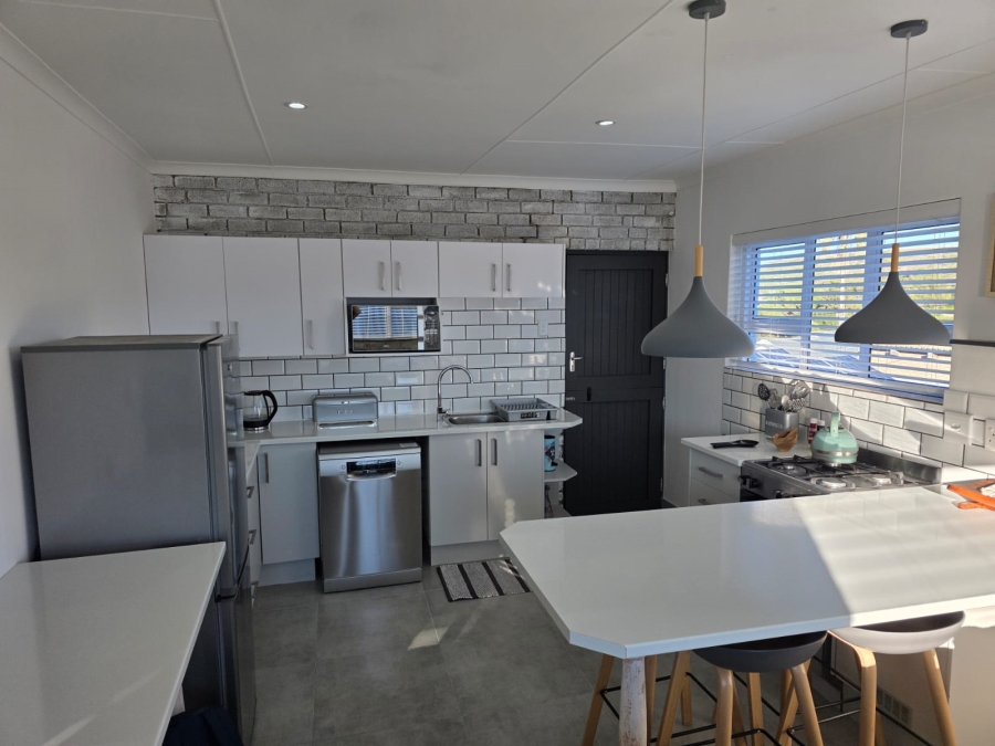 To Let 2 Bedroom Property for Rent in Bayview Western Cape